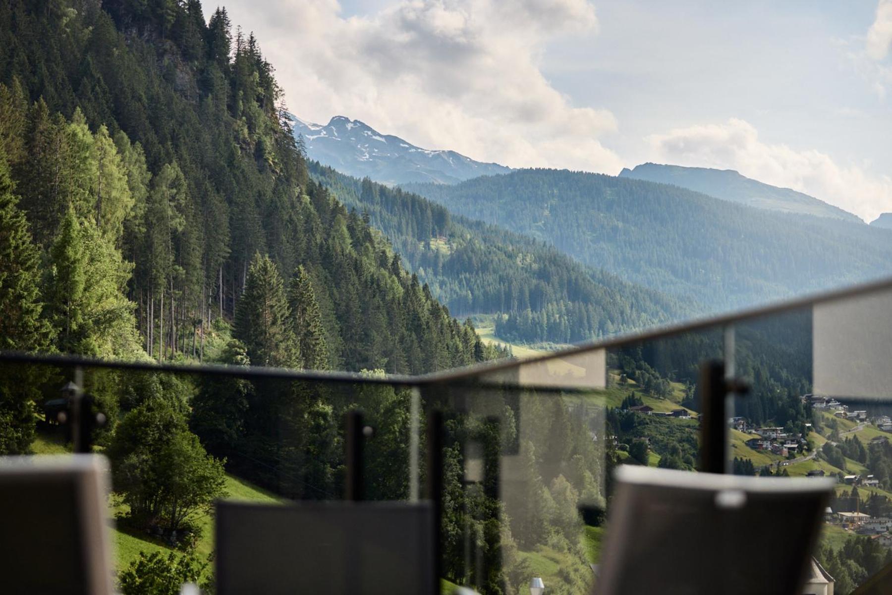 Das Luxurioese Chalet-Apartment In Der Residenz Silvretta - Inklusive Silvretta Card Premium 湖城 外观 照片